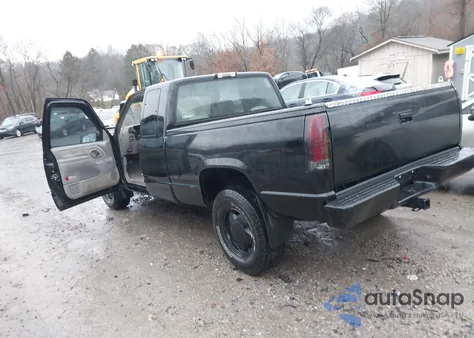 1997 Chevrolet K1500 Fleetside z USA, uszkodzony, nr VIN 2GCEK19R3V1148422